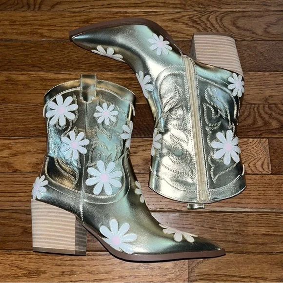 Betsy Johnson Leather Teddy Floral Western Boots Gold Women’s Size 8 NIB - Picture 4 of 12